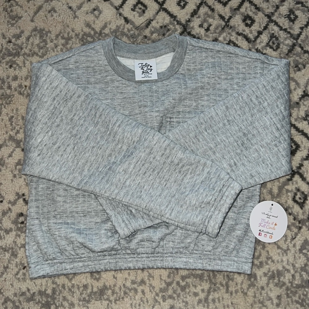 Small (7-8) Jolie & Joy Girls by FCT with Love Long Sleeve Gray Sweatshirt